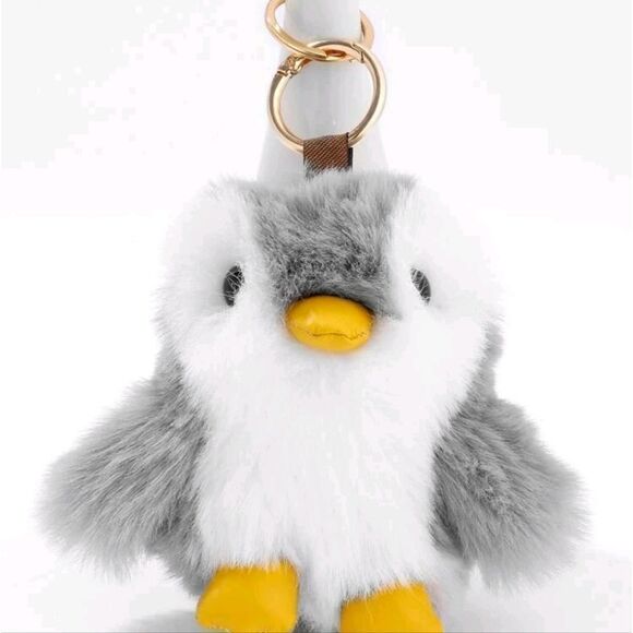 Penguin 🐧 Keychain  - Picture 4 of 4